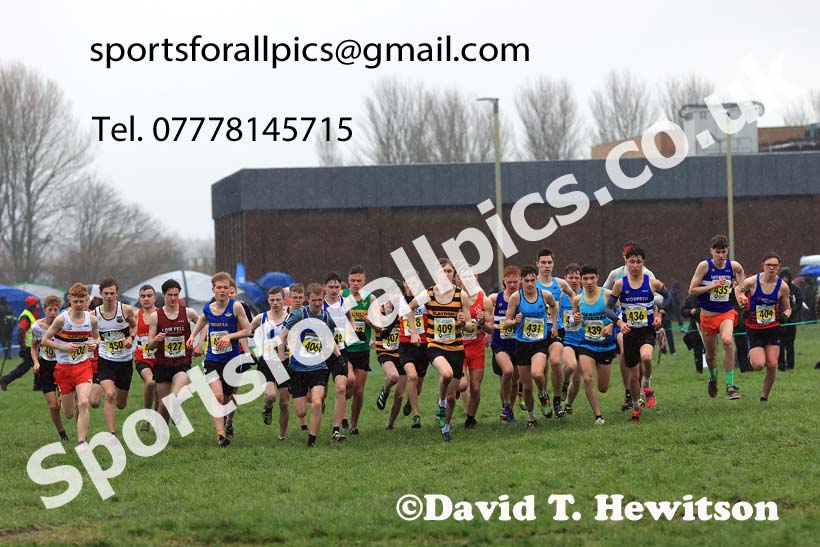 Mens under-17s 2023 North Eastern Cross Country Champs., Temple Park, South Shields. Photo: David T. Hewitson/Sports for All Pics